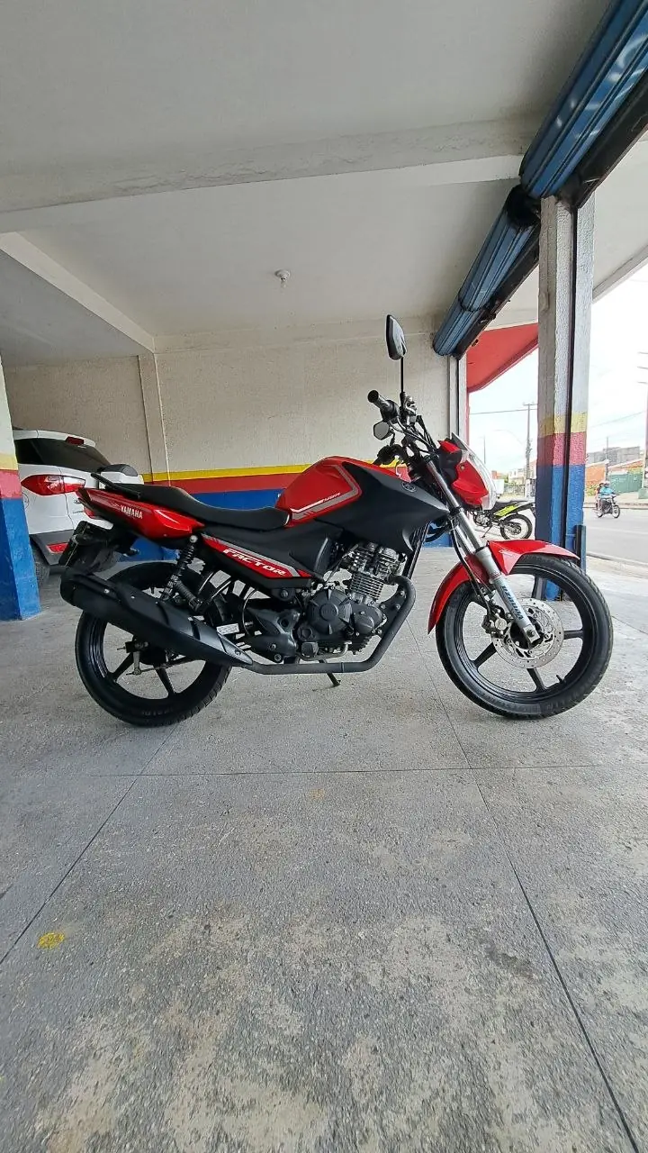 YAMAHA YBR 150 FACTOR ED LATERAL DIREITA 